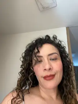 Snapshot of Elizabeth_Dupont chatting on 09/10/25, 10:10 Elizabeth Dupont online show from 09/10/25, 10:10