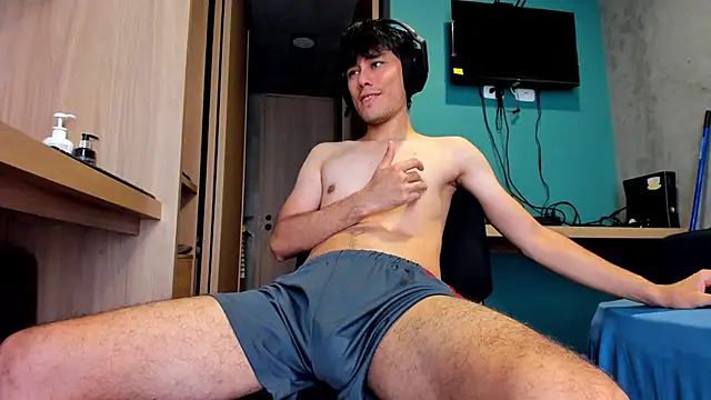 Huge latin cock online show from 05/29/26, 09:35