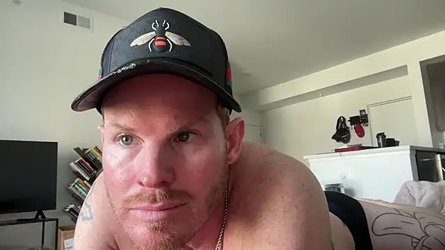 Snapshot of crossfitterguy87 chatting on 03/01/26, 08:33 crossfitterguy87 online show from 03/01/26, 08:33