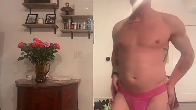 Snapshot of crossfitterguy87 chatting on 03/23/26, 01:42 crossfitterguy87 online show from 03/23/26, 01:42