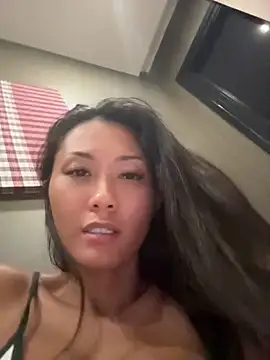 Snapshot of thai-dreamgirl chatting on 04/17/26, 12:52 thai-dreamgirl online show from 04/17/26, 12:52