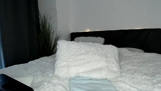 Snapshot of ElizabethAC chatting on 11/19/25, 08:14 ElizabethAC online show from 11/19/25, 08:14