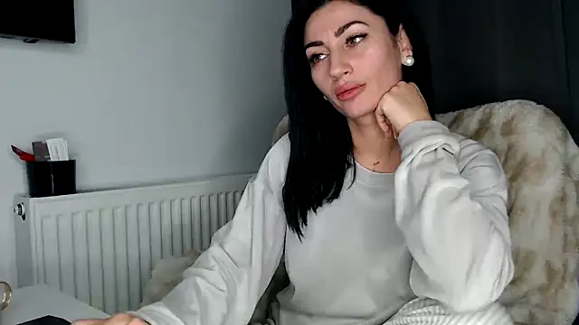 Snapshot of ElizabethAC chatting on 12/01/25, 04:28 ElizabethAC online show from 12/01/25, 04:28