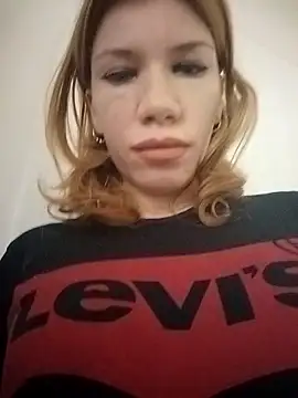 Snapshot of EvaRush chatting on 12/20/25, 10:55 EvaRush online show from 12/20/25, 10:55