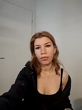 Snapshot of EvaRush chatting on 12/22/25, 08:44 EvaRush online show from 12/22/25, 08:44