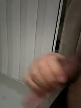 Snapshot of derFickerali chatting on 09/28/25, 02:28 derFickerali online show from 09/28/25, 02:28