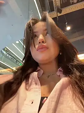 Snapshot of Chloe__Moon chatting on 03/12/26, 02:01 Chloe Moon online show from 03/12/26, 02:01