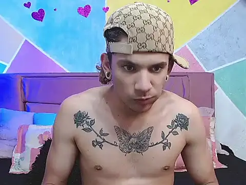 Snapshot of tylor_boy chatting on 10/05/25, 04:11 tylor boy online show from 10/05/25, 04:11