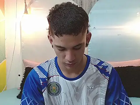 Snapshot of tylor_boy chatting on 12/03/25, 07:56 tylor boy online show from 12/03/25, 07:56