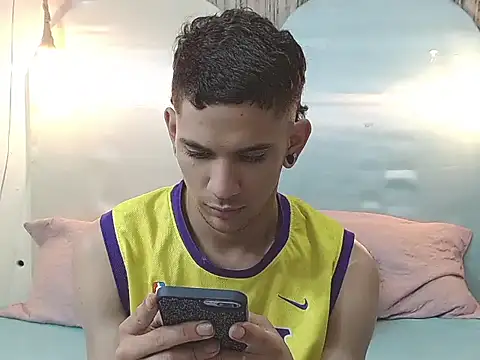 Snapshot of tylor_boy chatting on 12/05/25, 08:49 tylor boy online show from 12/05/25, 08:49