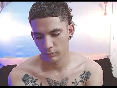 Snapshot of tylor_boy chatting on 01/07/26, 11:18 tylor boy online show from 01/07/26, 11:18