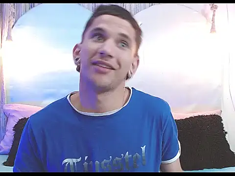 Snapshot of tylor_boy chatting on 01/11/26, 02:38 tylor boy online show from 01/11/26, 02:38