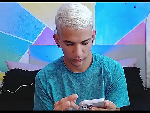 Snapshot of tylor_boy chatting on 02/23/26, 01:36 tylor boy online show from 02/23/26, 01:36