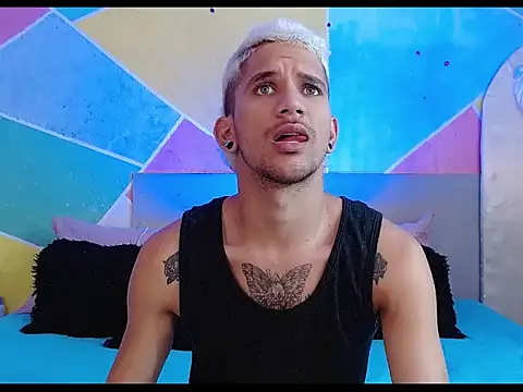 Snapshot of tylor_boy chatting on 03/04/26, 07:42 tylor boy online show from 03/04/26, 07:42