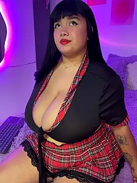 Snapshot of angie_bigboobs_ chatting on 10/21/25, 01:45 angie bigboobs online show from 10/21/25, 01:45