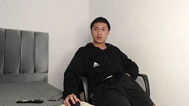 alex-lover online show from 01/30/25, 04:27