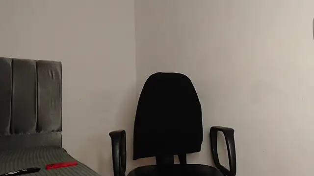 alex-lover online show from 03/19/25, 01:54