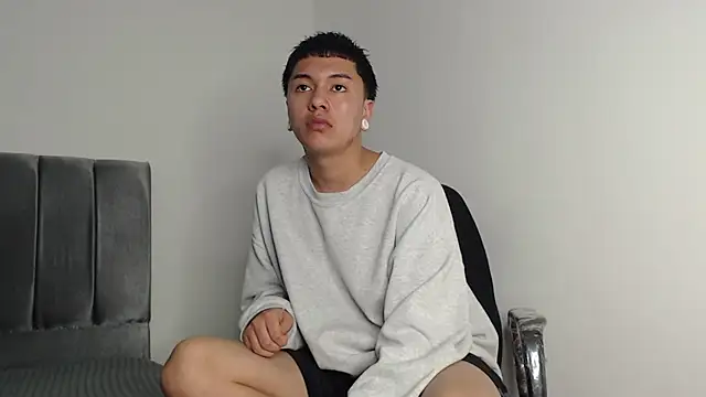 alex-lover online show from 10/11/25, 07:23