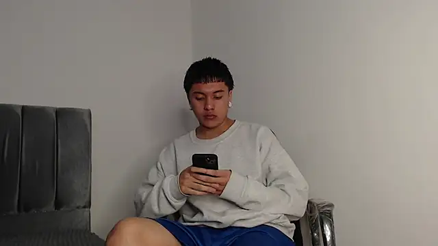 alex-lover online show from 11/09/25, 02:21