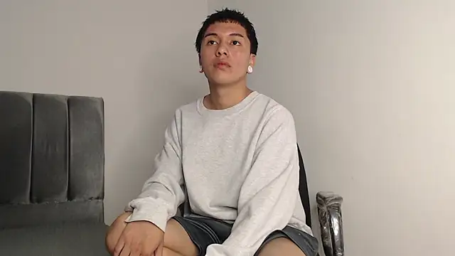 alex-lover online show from 12/17/25, 01:22