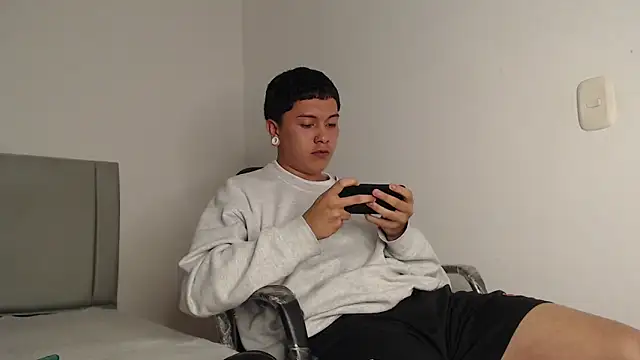 alex-lover online show from 04/24/26, 06:16