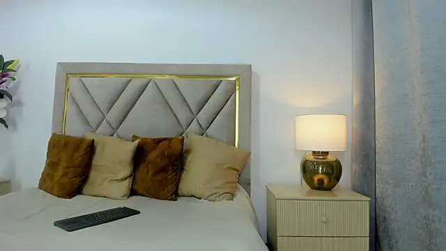 emily queen2 online show from 11/30/25, 06:23