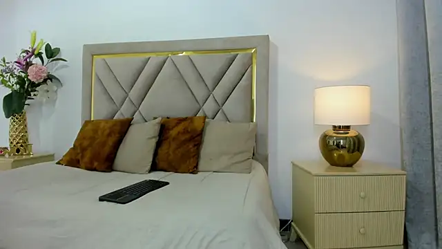 Snapshot of emily_queen2 chatting on 01/14/26, 07:08 emily queen2 online show from 01/14/26, 07:08