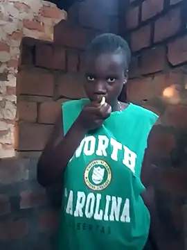 Black juicy24 online show from 11/12/25, 04:13