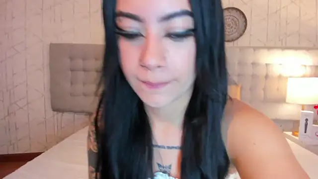 Snapshot of DakottaHill chatting on 03/01/25, 08:53 DakottaHill online show from 03/01/25, 08:53