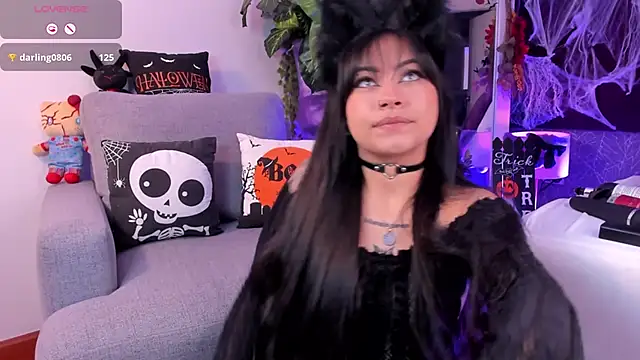 Snapshot of DakottaHill chatting on 10/28/25, 06:28 DakottaHill online show from 10/28/25, 06:28