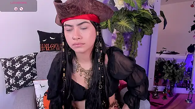 Snapshot of DakottaHill chatting on 10/31/25, 08:37 DakottaHill online show from 10/31/25, 08:37