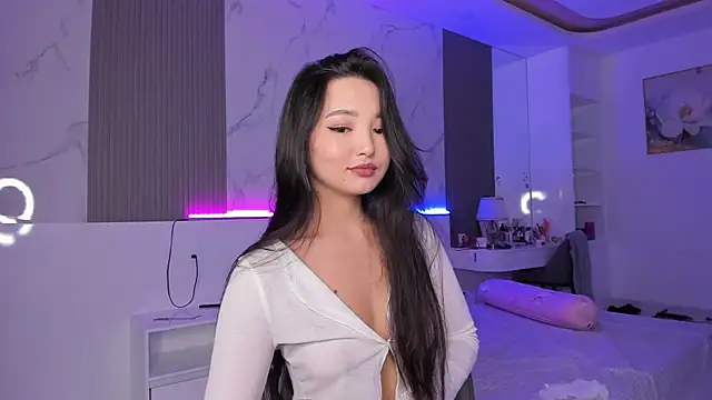 Snapshot of 1_love_8 chatting on 02/28/25, 11:56 1 love 8 online show from 02/28/25, 11:56