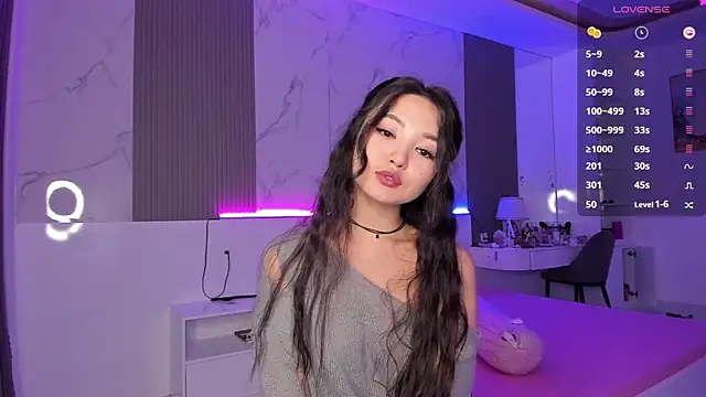 Snapshot of 1_love_8 chatting on 03/11/25, 11:15 1 love 8 online show from 03/11/25, 11:15