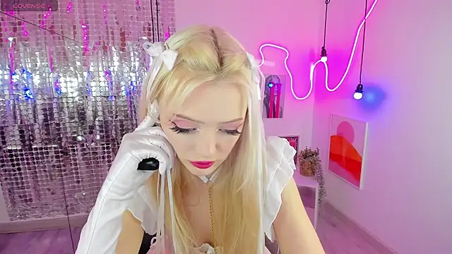Snapshot of EmilyAir chatting on 01/25/25, 05:40 EmilyAir online show from 01/25/25, 05:40