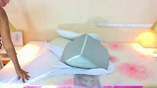 Snapshot of Chocolatte_bar chatting on 02/10/26, 01:59 Chocolatte bar online show from 02/10/26, 01:59