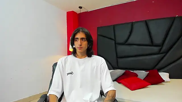 Matthew Dixonn online show from 12/12/24, 03:43