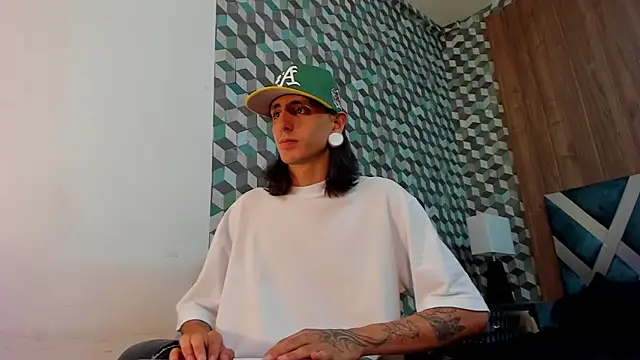 Matthew Dixonn online show from 01/27/25, 01:16