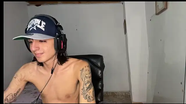 Matthew Dixonn online show from 02/11/25, 03:40