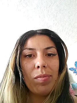 Snapshot of Sweel_Leyva18 chatting on 06/18/26, 06:45 Sweel Leyva18 online show from 06/18/26, 06:45