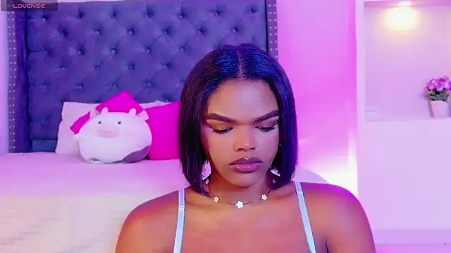 CamiEstrada online show from 11/08/25, 03:29