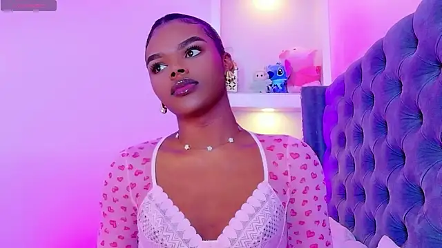 CamiEstrada online show from 11/21/25, 05:55