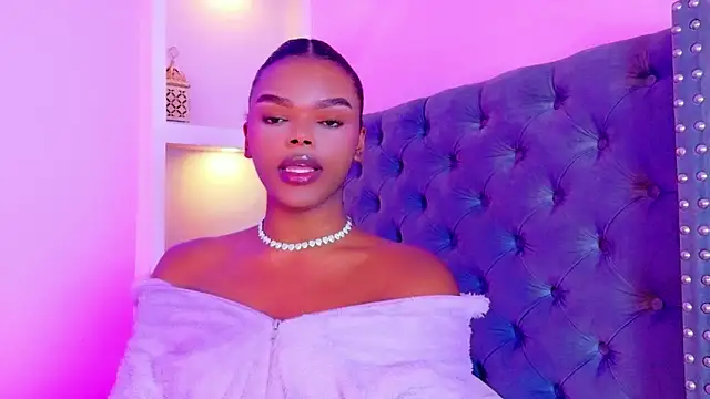 CamiEstrada online show from 12/17/25, 02:17