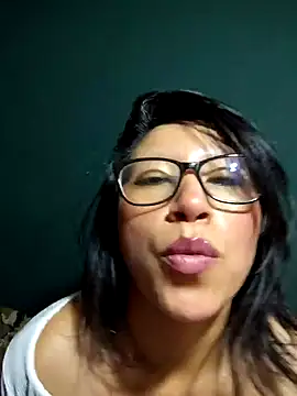 Snapshot of Giviper1 chatting on 12/28/24, 02:22 Giviper1 online show from 12/28/24, 02:22