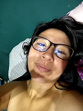 Snapshot of Giviper1 chatting on 01/14/25, 02:40 Giviper1 online show from 01/14/25, 02:40