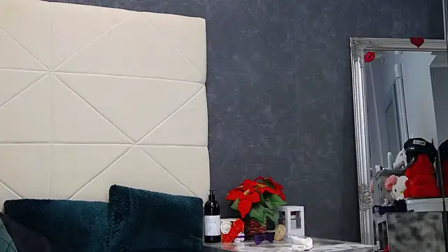 IssaSmith online show from 06/27/26, 12:22