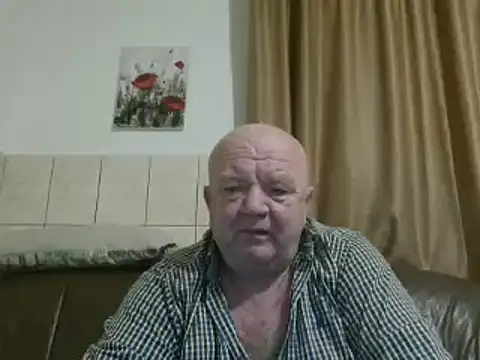 Snapshot of fullballs6 chatting on 01/25/25, 01:21 fullballs6 online show from 01/25/25, 01:21