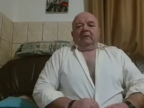 Snapshot of fullballs6 chatting on 02/02/25, 03:10 fullballs6 online show from 02/02/25, 03:10