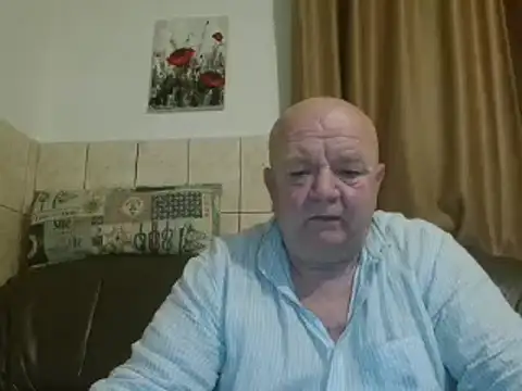 Snapshot of fullballs6 chatting on 02/11/25, 01:41 fullballs6 online show from 02/11/25, 01:41