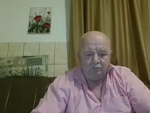 Snapshot of fullballs6 chatting on 02/13/25, 03:18 fullballs6 online show from 02/13/25, 03:18