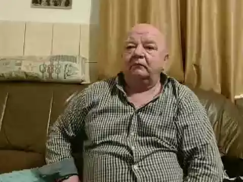 Snapshot of fullballs6 chatting on 03/07/25, 02:25 fullballs6 online show from 03/07/25, 02:25